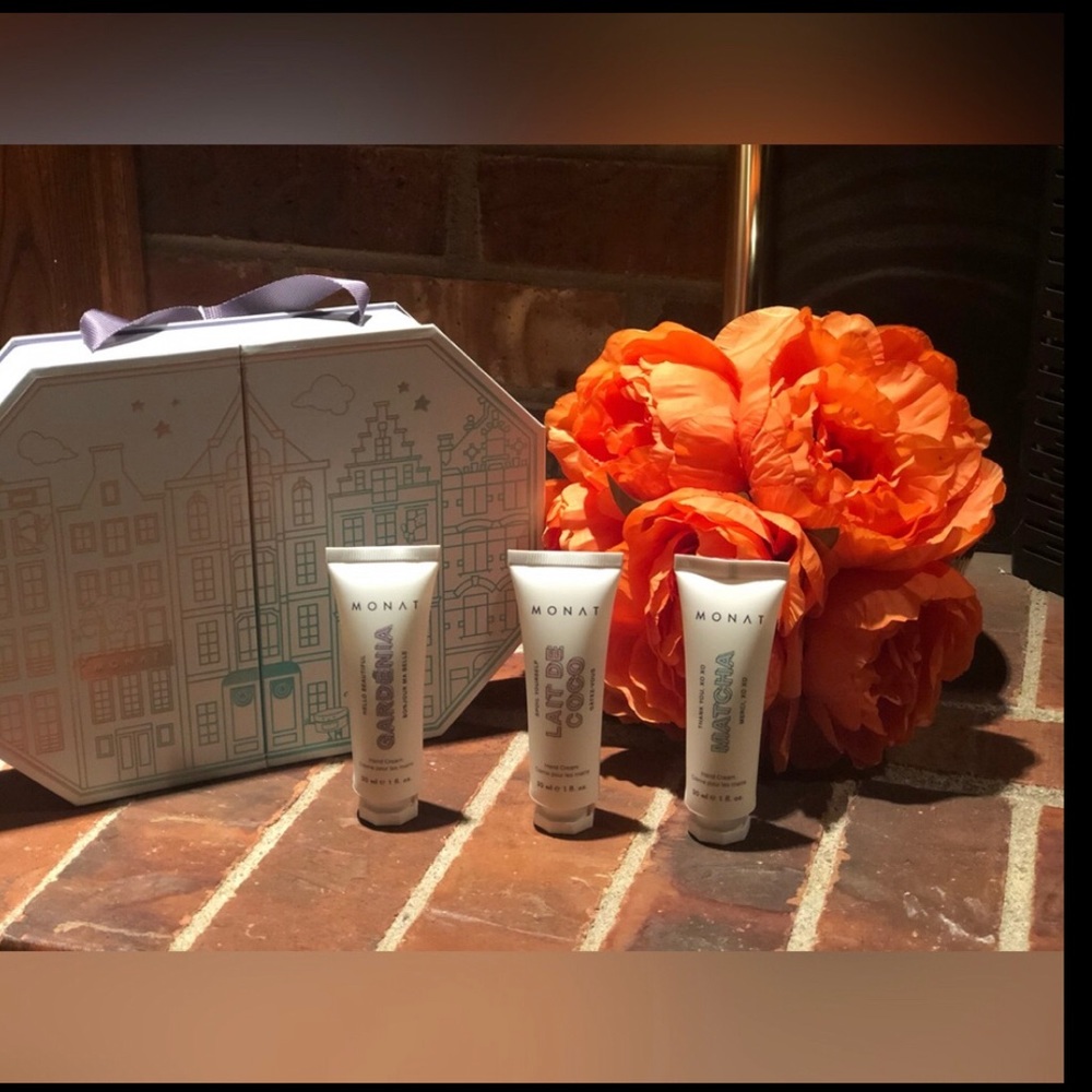 Gift Box by Monat